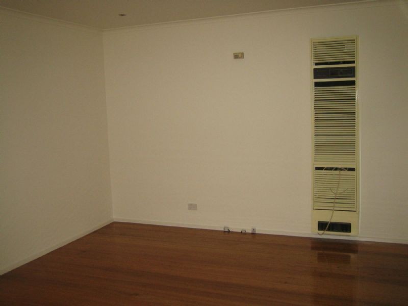 1/5 SNOWY STREET, Dandenong North VIC 3175