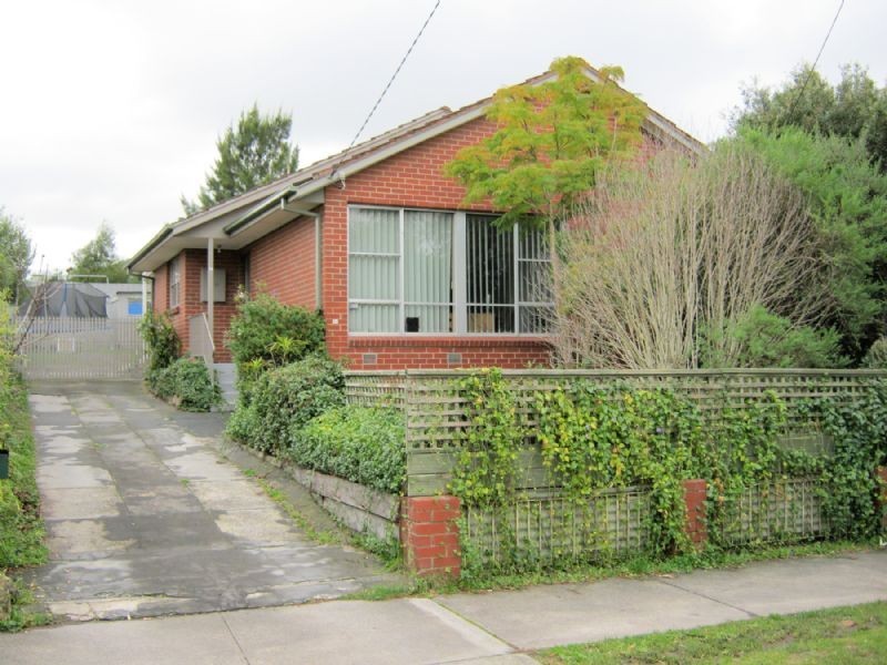 34 BOX STREET, Doveton VIC 3177