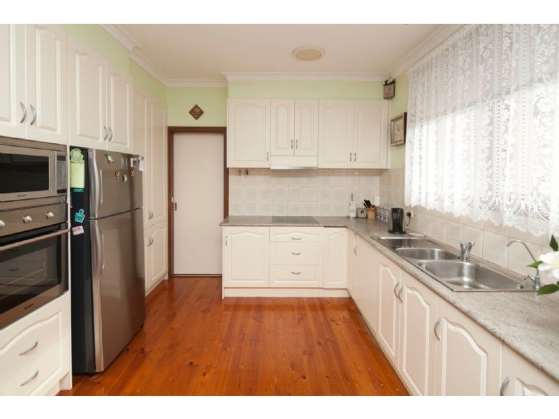 34 SHERWOOD CRES, Dandenong North VIC 3175