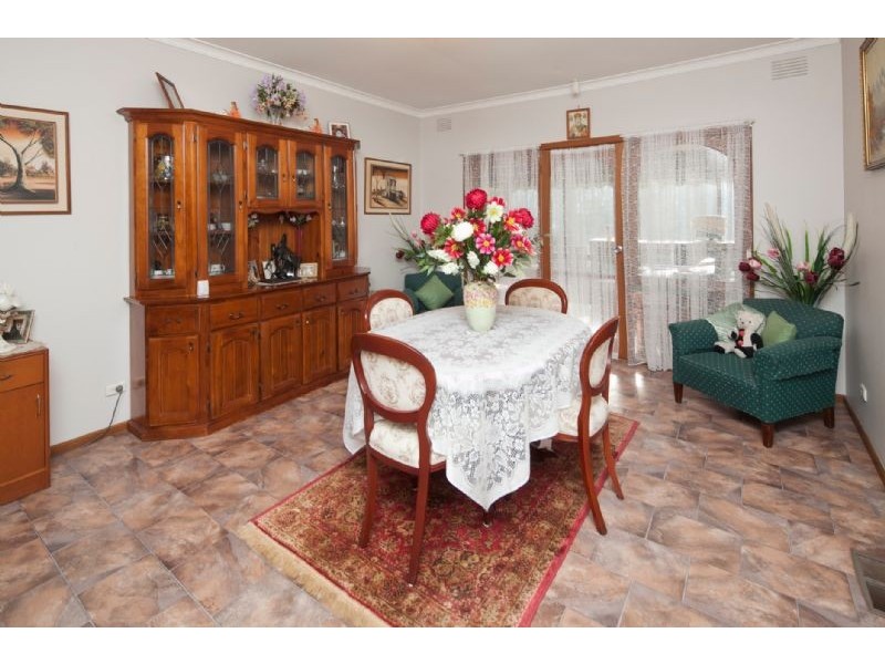 34 SHERWOOD CRES, Dandenong North VIC 3175