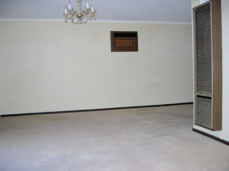 18 WILLIAM PERRY CLOSE, Endeavour Hills VIC 3802