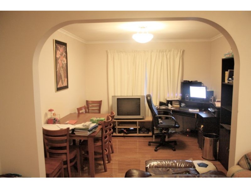 6 LAURISTON DVE, Endeavour Hills VIC 3802