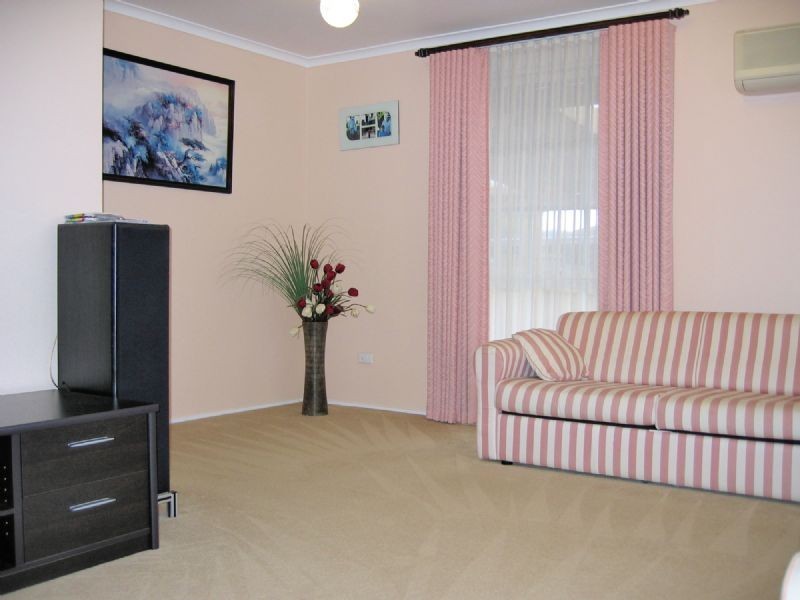 1 HEYWOOD CL, Dandenong North VIC 3175