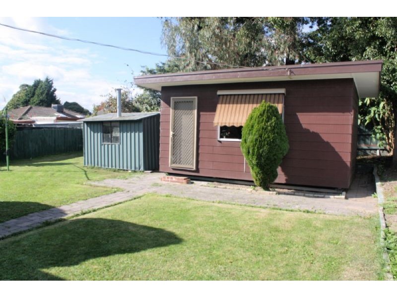 103 DOVETON AVE, Eumemmerring VIC 3177