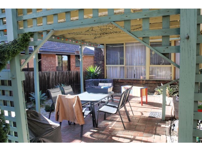 21 WEEDEN CRES, Hallam VIC 3803