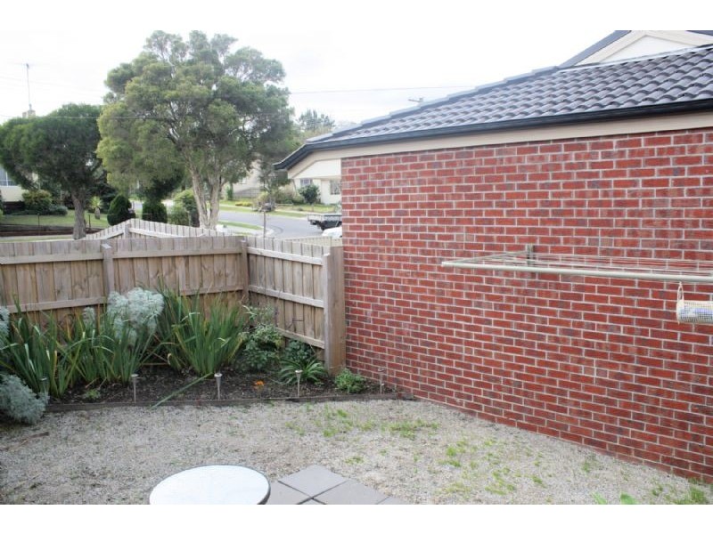 2/4 EUGENIA STREET, Doveton VIC 3177