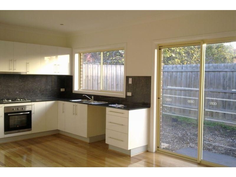 2/8 ARNOLD STREET, Noble Park VIC 3174