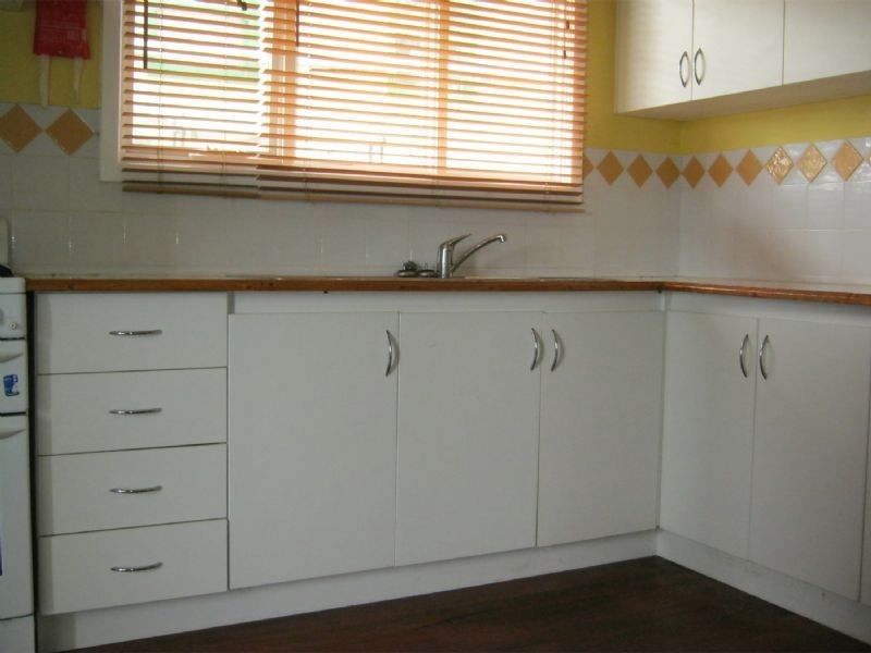 11 MYRTLE GROVE, Doveton VIC 3177