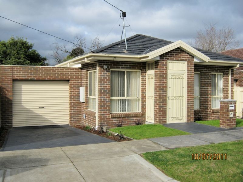9 VAL COURT, Dandenong VIC 3175