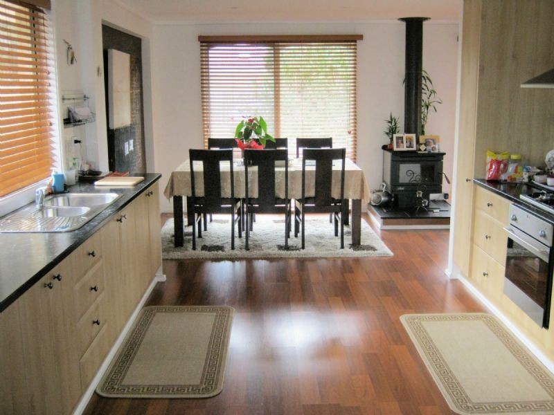 36 ESSEX PARK DVE, Endeavour Hills VIC 3802