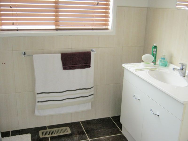 36 ESSEX PARK DVE, Endeavour Hills VIC 3802