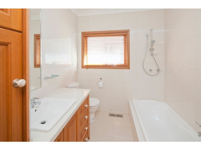 2 GWENDA STREET, Dandenong VIC 3175