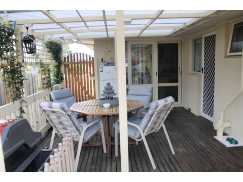 99 JAMES COOK DVE, Endeavour Hills VIC 3802