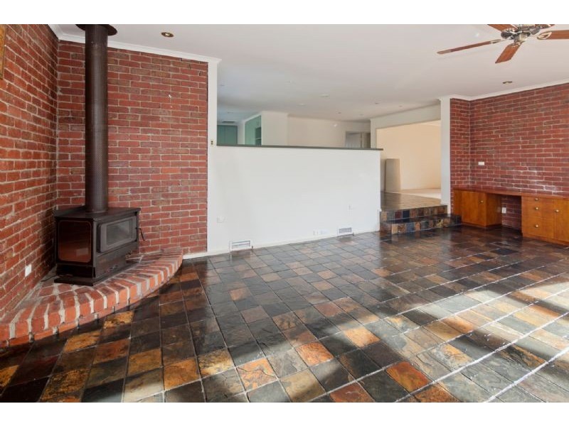 9 SEARLE CRT, Dandenong North VIC 3175