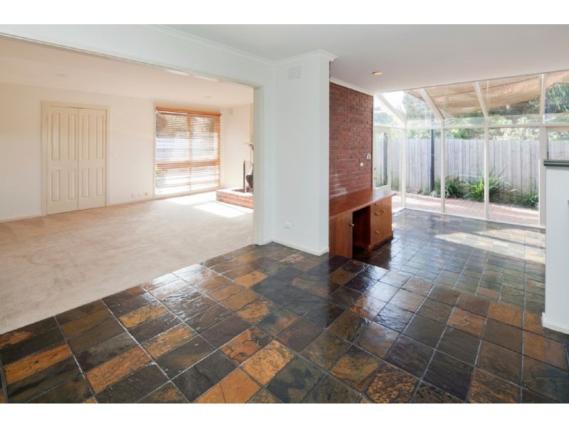 9 SEARLE CRT, Dandenong North VIC 3175