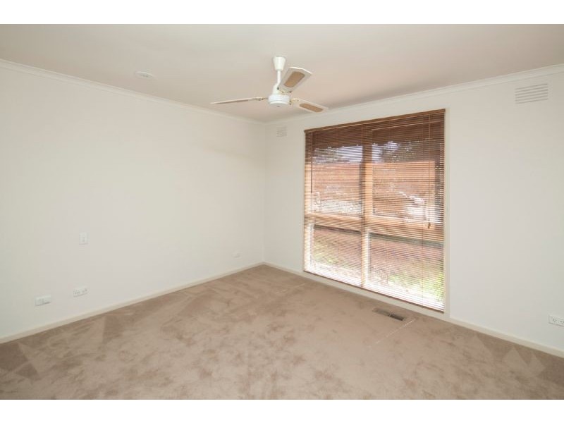 9 SEARLE CRT, Dandenong North VIC 3175