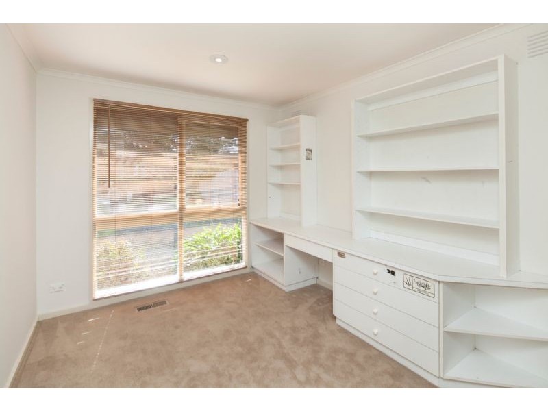 9 SEARLE CRT, Dandenong North VIC 3175