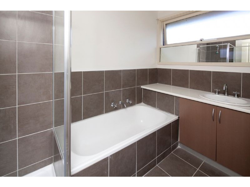 9 SEARLE CRT, Dandenong North VIC 3175