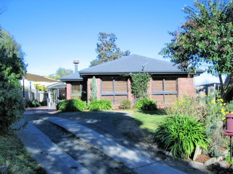 9 SEARLE CRT, Dandenong North VIC 3175