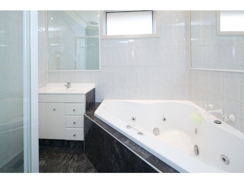 40 JACARANDA ST, Doveton VIC 3177