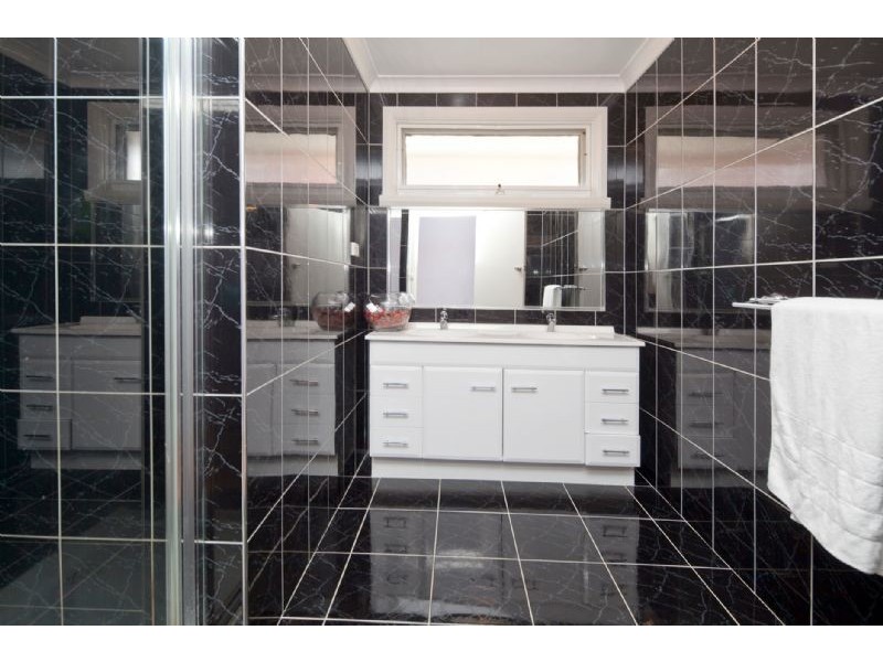 1/21 ALEXANDER STREET, Hallam VIC 3803