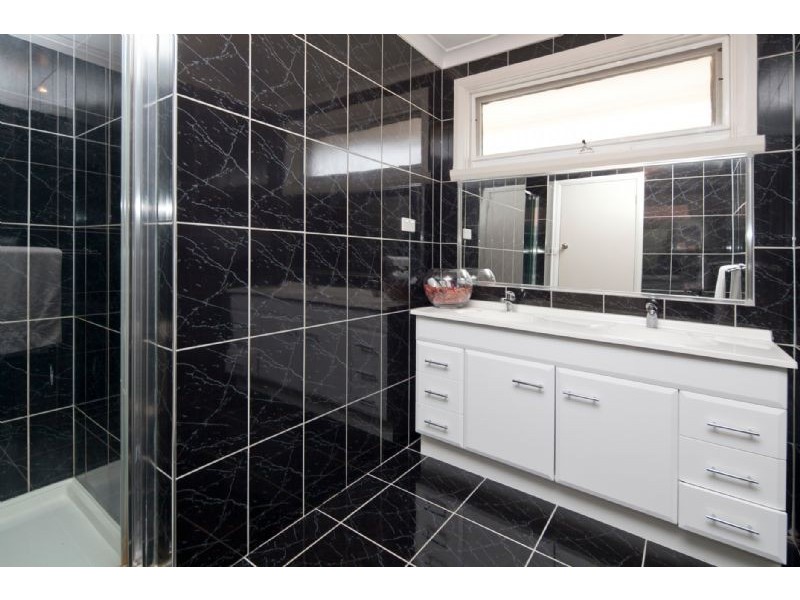 1/21 ALEXANDER STREET, Hallam VIC 3803