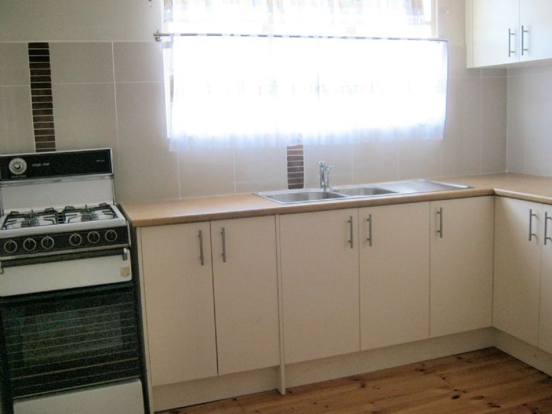 1/8 TRISTANIA STREET, Doveton VIC 3177