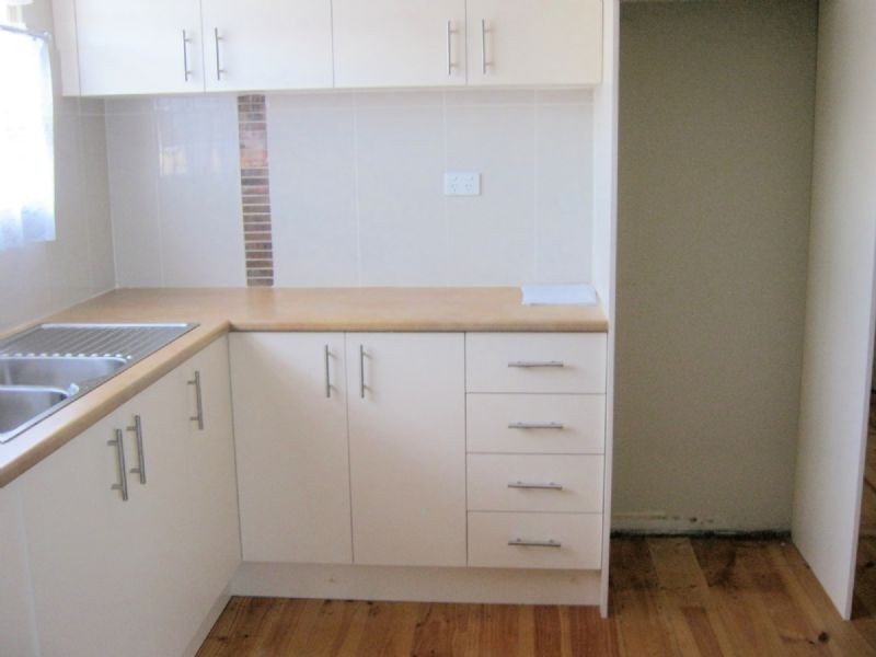 1/8 TRISTANIA STREET, Doveton VIC 3177