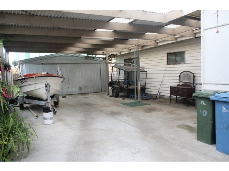 10 STANLEY ST, Dandenong VIC 3175