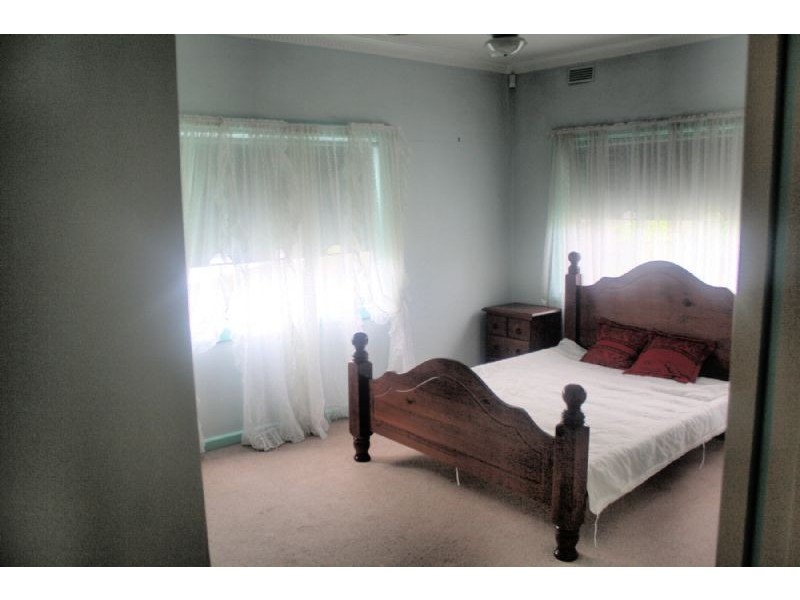 2 GOLDLANG ST, Dandenong VIC 3175