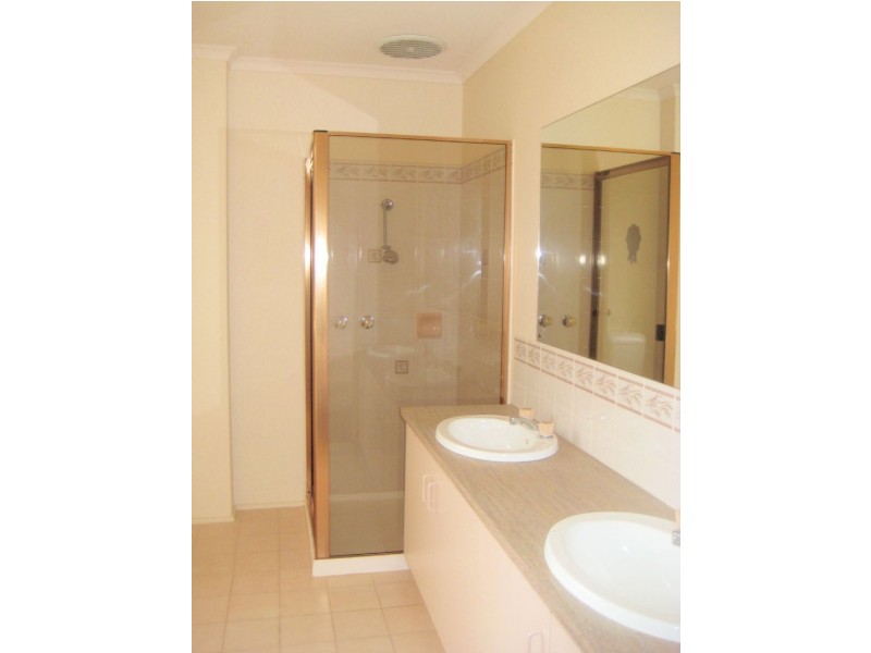 3 MATHESON COURT, Berwick VIC 3806