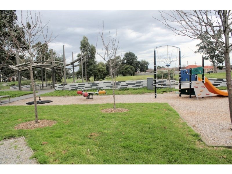 75 KENEALLY STREET, Dandenong VIC 3175