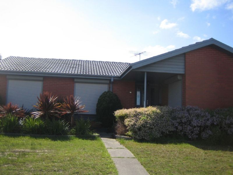 15 Amalfi Drive, Endeavour Hills VIC 3802