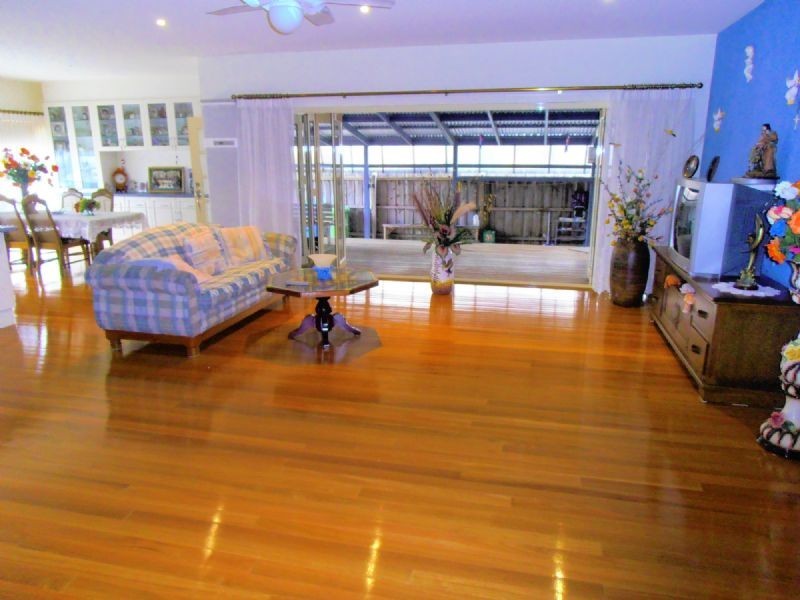 4 SUNNYSIDE AVENUE, Dandenong VIC 3175