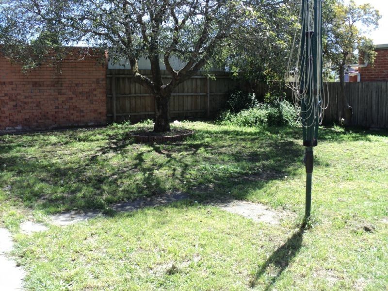 33 Waratah Drive, Dandenong North VIC 3175