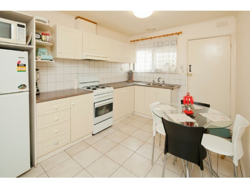 1/157 GLADSTONE RD, Dandenong North VIC 3175