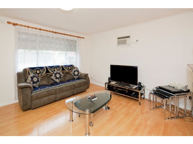 1/157 GLADSTONE RD, Dandenong North VIC 3175