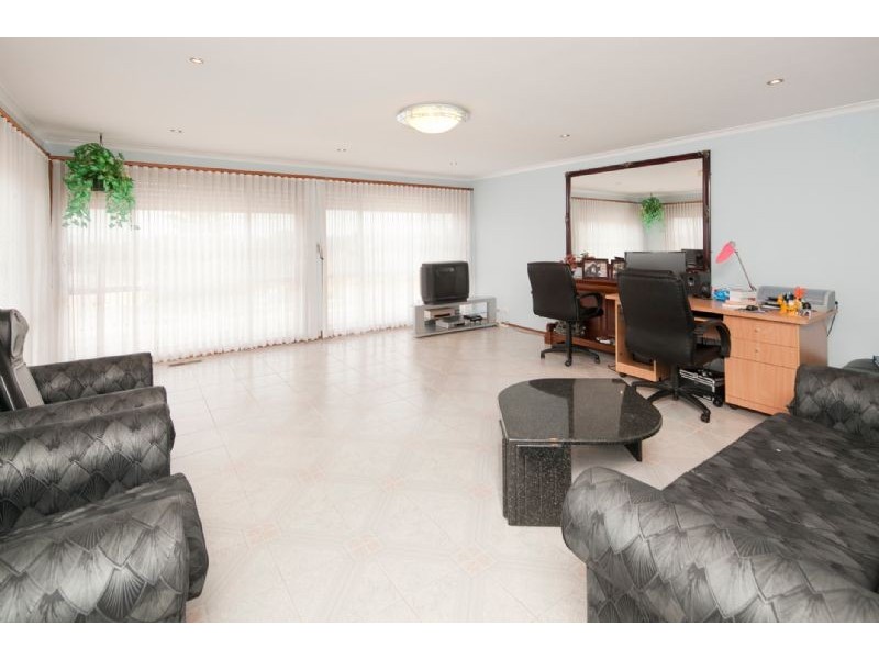 107 BRADY RD, Dandenong North VIC 3175