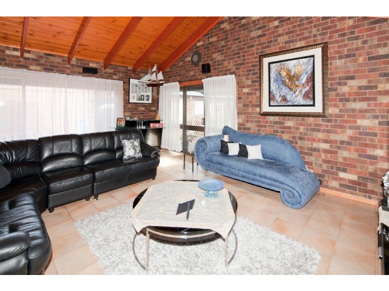 38 BELLBROOK DVE, Dandenong North VIC 3175