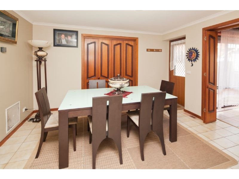 38 BELLBROOK DVE, Dandenong North VIC 3175