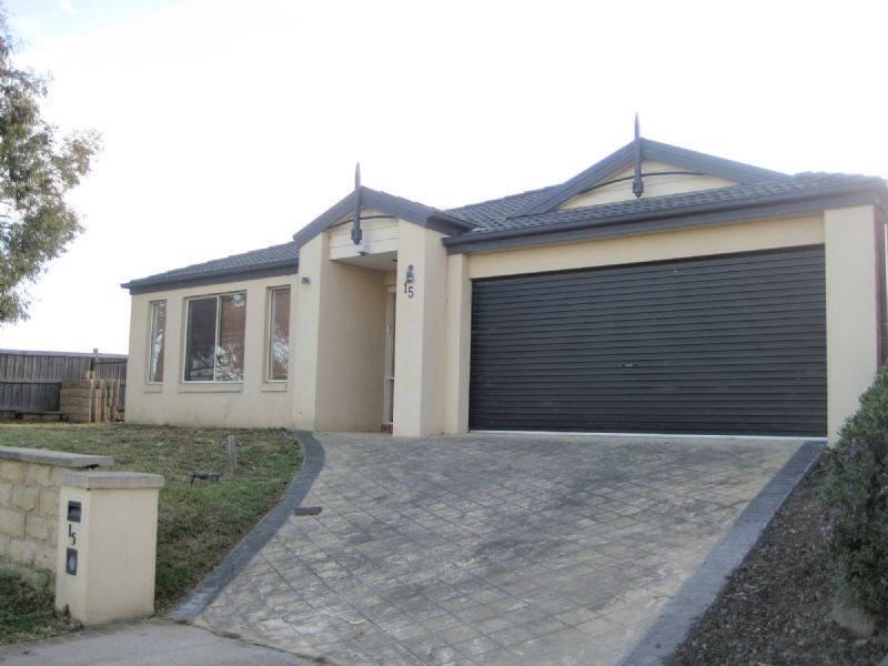 15 PEVENSEY DVE, Narre Warren South VIC 3805