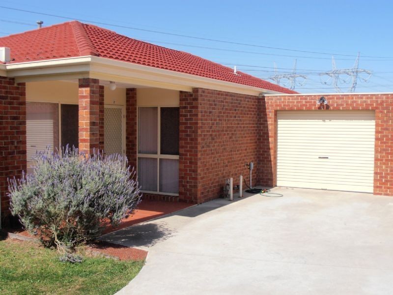 2/67 BELLA CRESCENT, Hallam VIC 3803