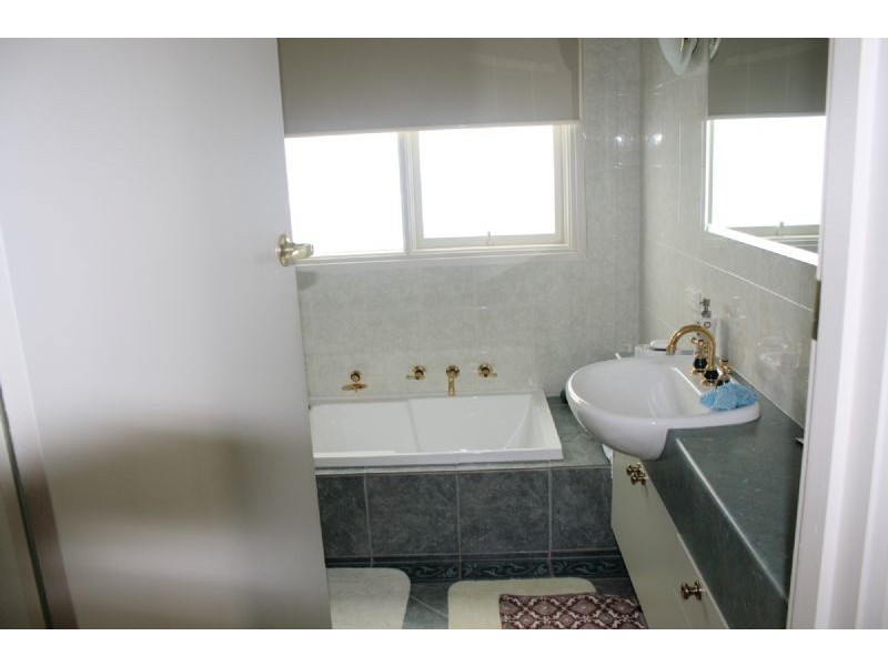 18 GRACE AVE, Dandenong VIC 3175