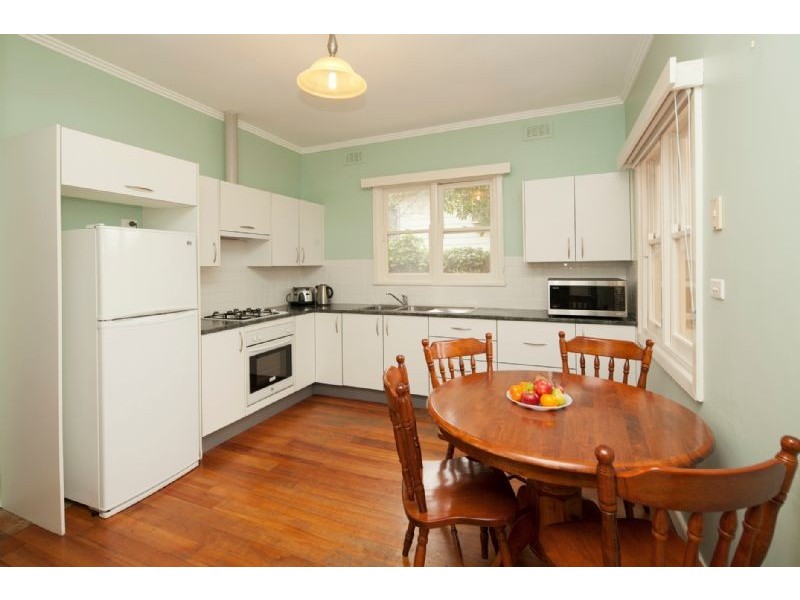 16 PURDY AVE, Dandenong VIC 3175