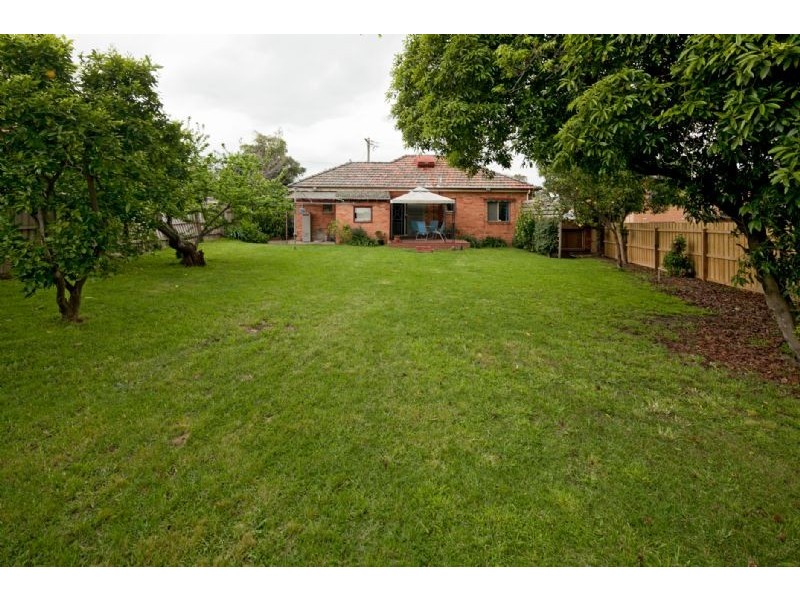 16 PURDY AVE, Dandenong VIC 3175