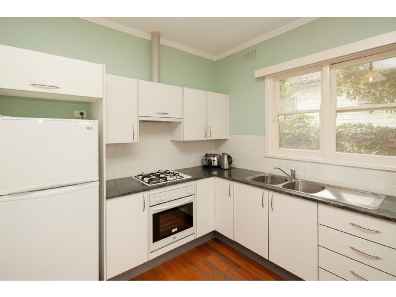 16 PURDY AVE, Dandenong VIC 3175