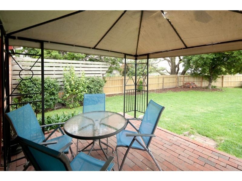 16 PURDY AVE, Dandenong VIC 3175