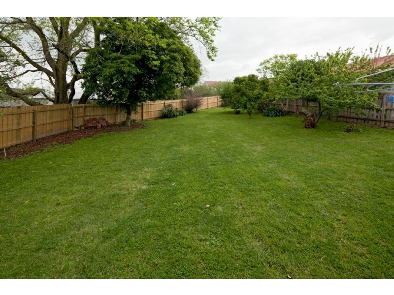 16 PURDY AVE, Dandenong VIC 3175