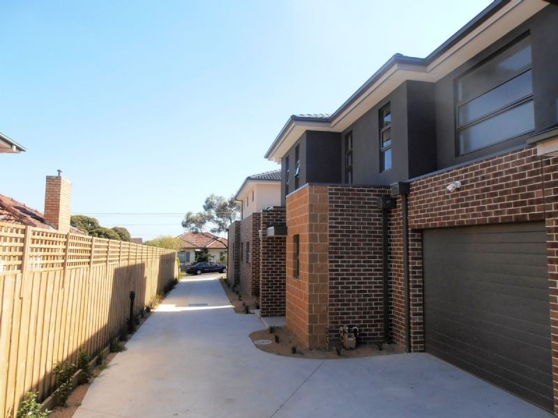 2/7 SEVENTH AVE, Dandenong VIC 3175