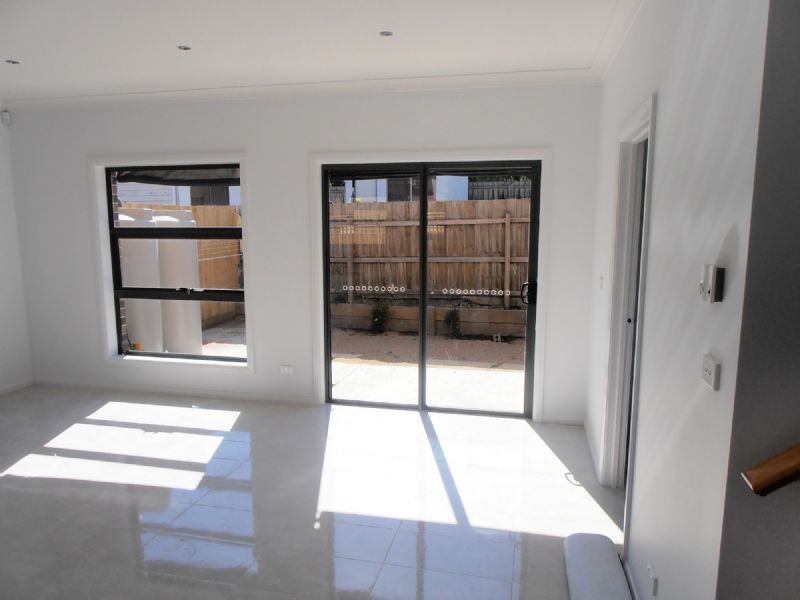 2/7 SEVENTH AVE, Dandenong VIC 3175